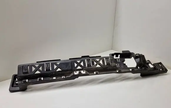 Rear bumper mounting bracket
