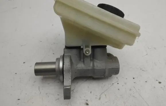Mini Cooper Countryman R60 Master brake cylinder 32663813