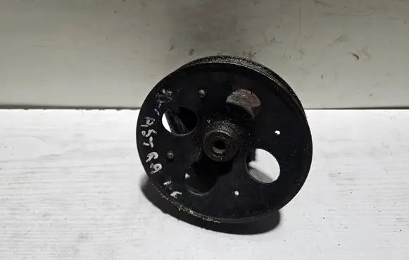 Opel Astra F Power steering pump 90409232 2500056