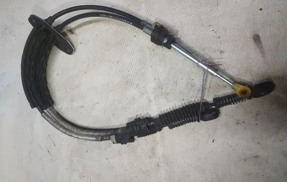 Gear shift cable linkage