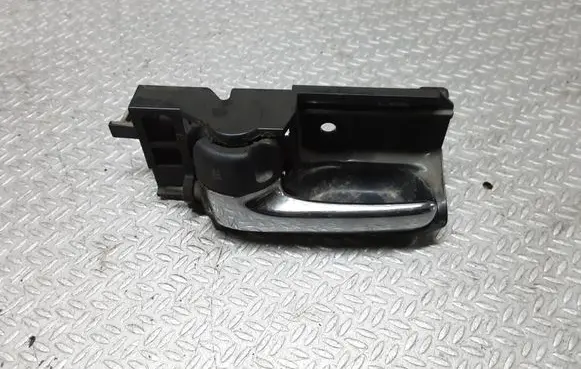 Toyota Corolla Verso E121 Front door interior handle