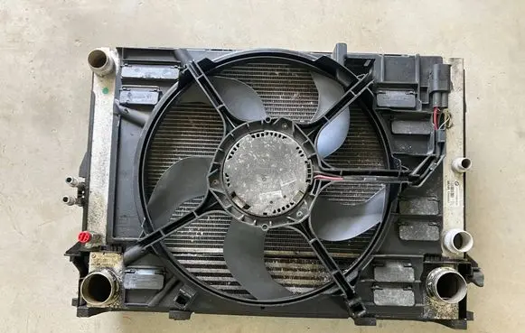 BMW 5 E60 E61 Radiator set 7795878 E9990003 7795823