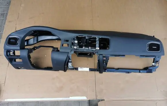 Volvo V60 Dashboard 30791701 332800101 Y283