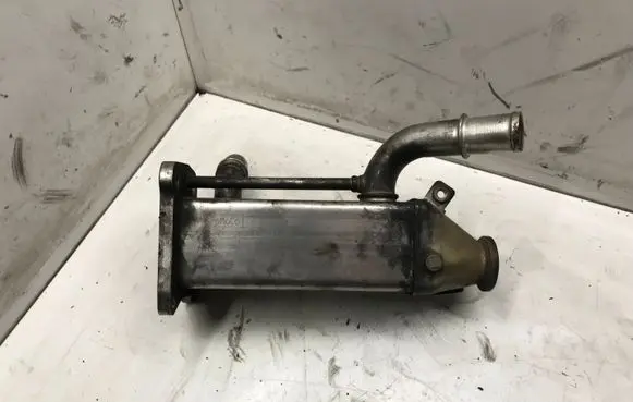 Land Rover Freelander 2 - LR2 EGR valve cooler VP3PLH9F464AD 79998D