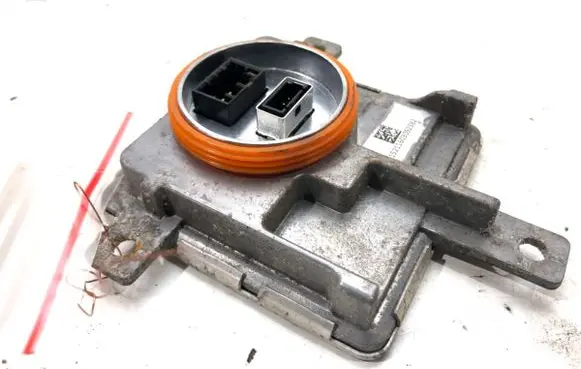 Audi A4 S4 B8 8K Voltage converter/converter module 1036060061