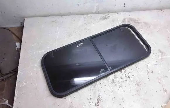 Land Rover Defender Rear side window