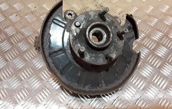 Land Rover Freelander Front wheel hub spindle knuckle