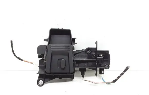 Mercedes-Benz E W212 Tailgate trunk handle A2127500393