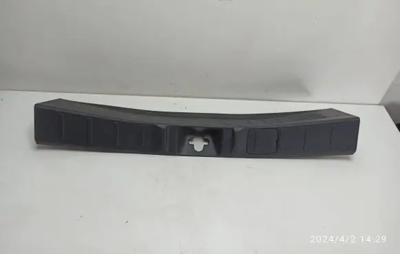 Mitsubishi Outlander Trunk/boot sill cover protection 7240A135