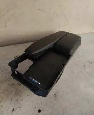 Mercedes-Benz E W212 Armrest A2046801339