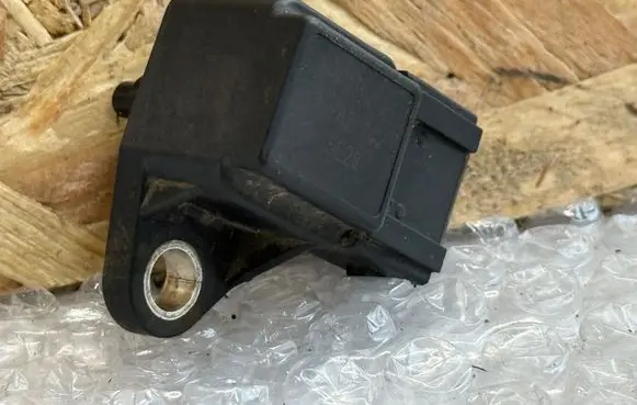 BMW 5 E60 E61 Air pressure sensor 7787142