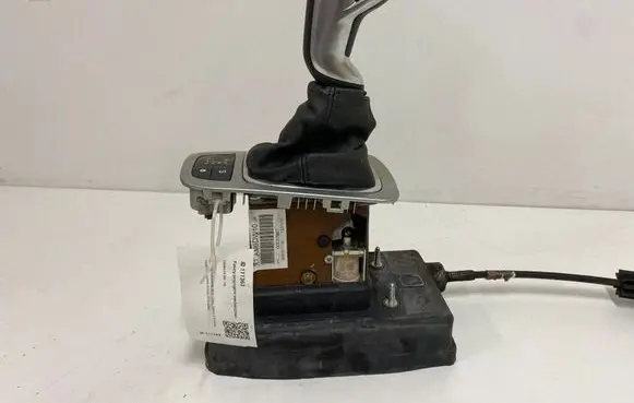 Citroen C5 Gear shifter/selector 9681617780