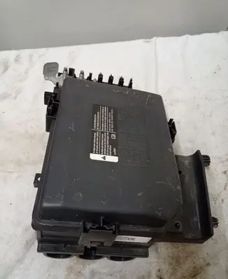 Chevrolet Volt II Fuse module 23301690