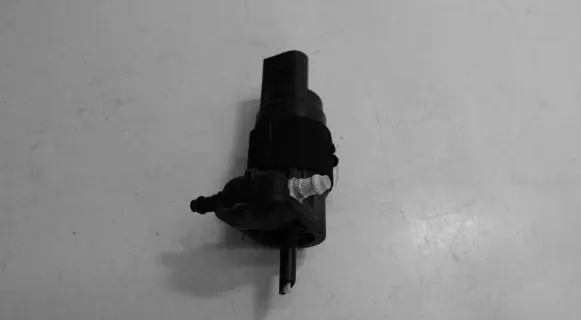 Audi A6 S6 C8 4K Windscreen/windshield washer pump 8K9955647