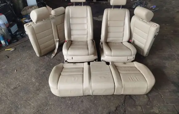Volkswagen Touareg I Seat set 