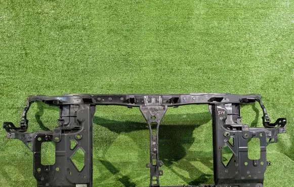 Hyundai i30 Radiator support slam panel 