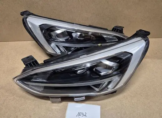 Ford Focus Headlight/headlamp JX7B13E014AD
