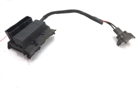 Opel Vectra C Fan control module 1379151