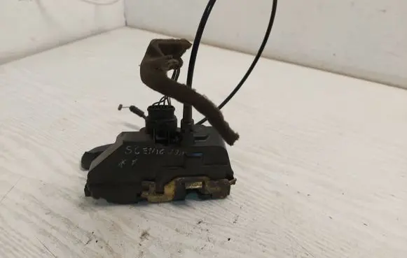 Renault Scenic II - Grand scenic II Front door lock