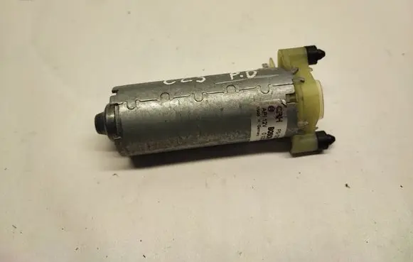 Mercedes-Benz CLS C218 X218 Seat adjustment motor P01215901