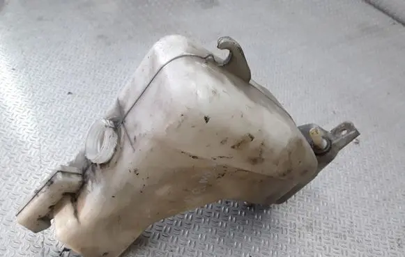 Nissan Primera Coolant expansion tank/reservoir