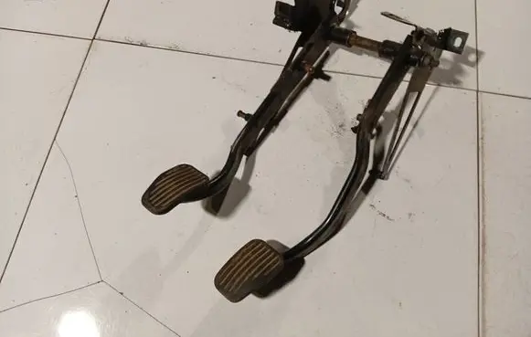 Volvo S70 V70 V70 XC Brake pedal 