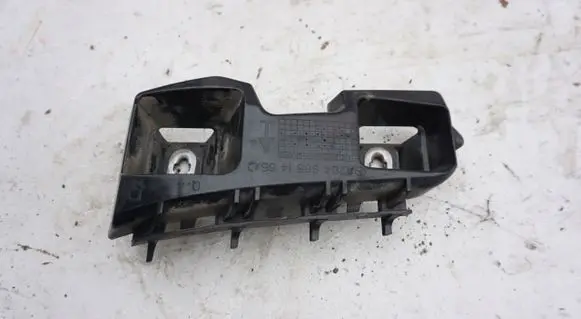 Mercedes-Benz C W204 Front bumper mounting bracket LIZG