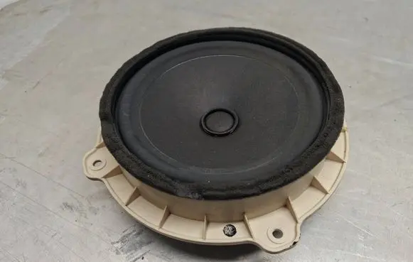 Hyundai ix35 Front door speaker 963302S500