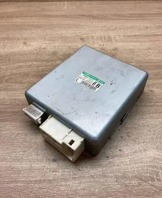 Toyota Avensis T270 Engine control unit/module ECU 896502180 1129001474