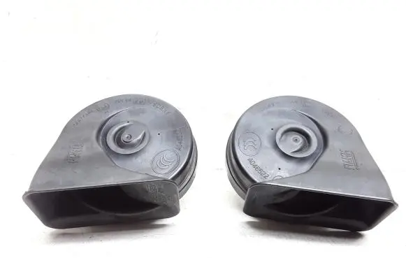 Volvo V50 Horn signal 30796712 30796711