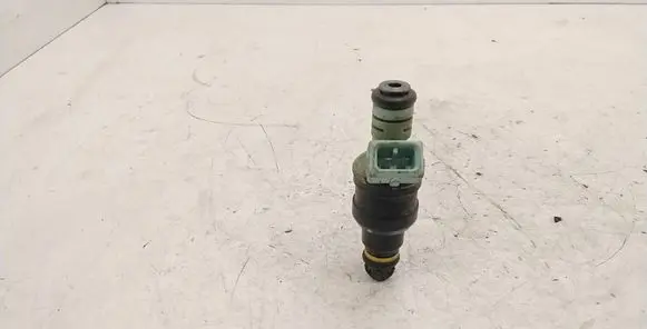 BMW 5 E39 Fuel injector 0280150415