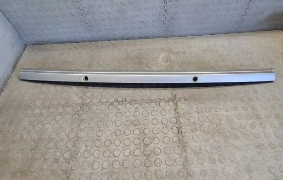 BMW 7 E38 Rear bumper trim bar molding 8125413
