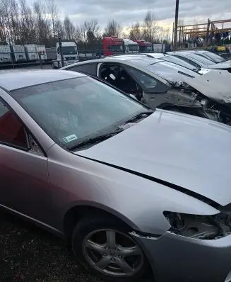 Honda Accord Front windscreen/windshield window 