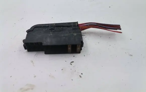 Audi A6 S6 C6 4F Fuse module 8k0941824