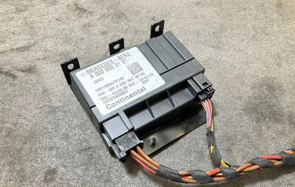 Mercedes-Benz Sprinter W906 Fuel injection pump control unit/module A0009003101 130199547019E A0009014000