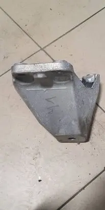 BMW 5 F10 F11 Engine mounting bracket 6781242 6795958
