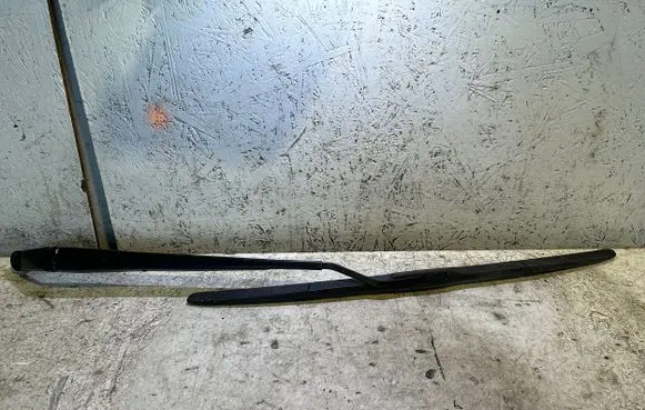 Toyota Yaris Cross Front wiper blade arm