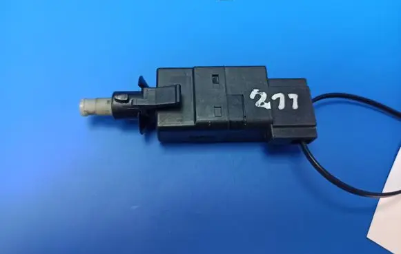 Mercedes-Benz E W211 Brake pedal sensor switch 0015454009