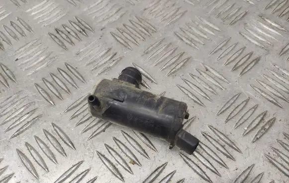 Windshield washer spray nozzle