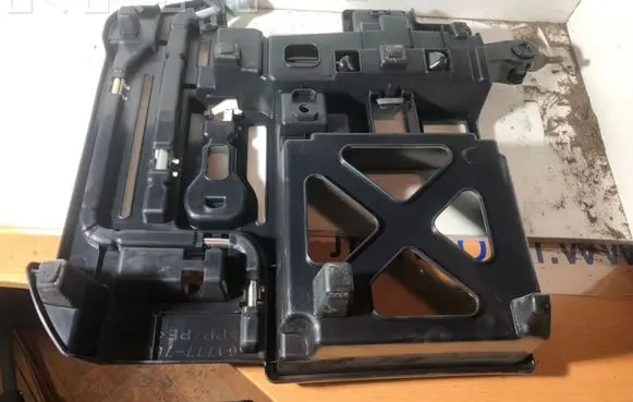 Lexus CT 200H Tool box 6477776010
