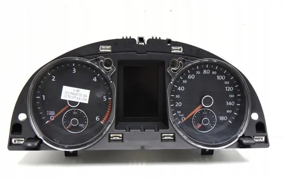 Volkswagen PASSAT CC Speedometer (instrument cluster) 3C8920970S