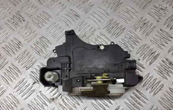 Mitsubishi Colt CZ3 Front door lock BRAK