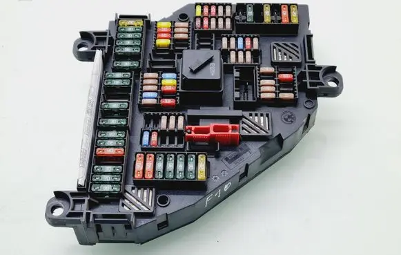 BMW 5 F10 F11 Fuse module 9210858 61149210857