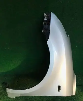Suzuki Swift I Fender
