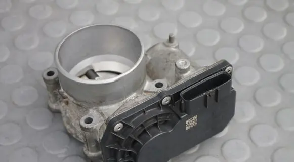 Mazda CX-3 Throttle valve PE0113640B