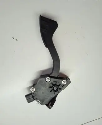 Toyota Prius+ (ZVW40) Accelerator throttle pedal 7811012050