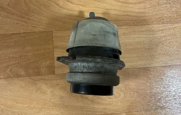 Audi A6 S6 C6 4F Engine mount bracket 7L6199131