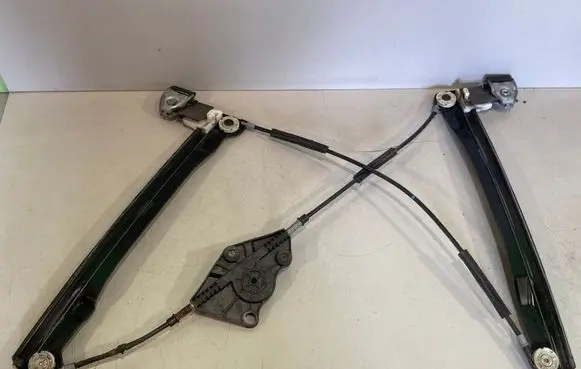 Alfa Romeo 159 Front window lifting mechanism without motor