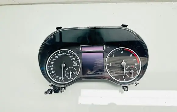 Mercedes-Benz B W246 W242 Speedometer (instrument cluster) A2469002007 A2469019900 0263681341