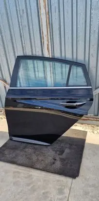 Hyundai Ioniq Rear door 